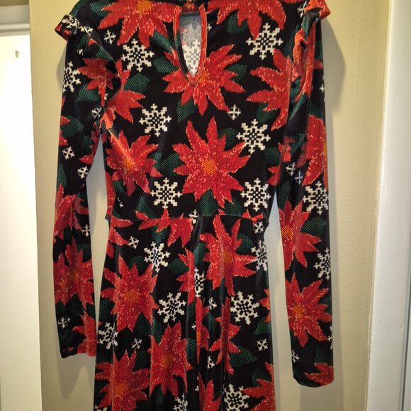 Xhilaration Velvety Black Poinsettia Dress Size Medium - Picture 5 of 7